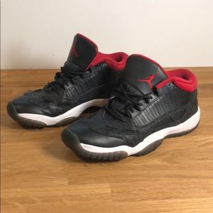 Air Jordan Retro Low size 6.5 youth